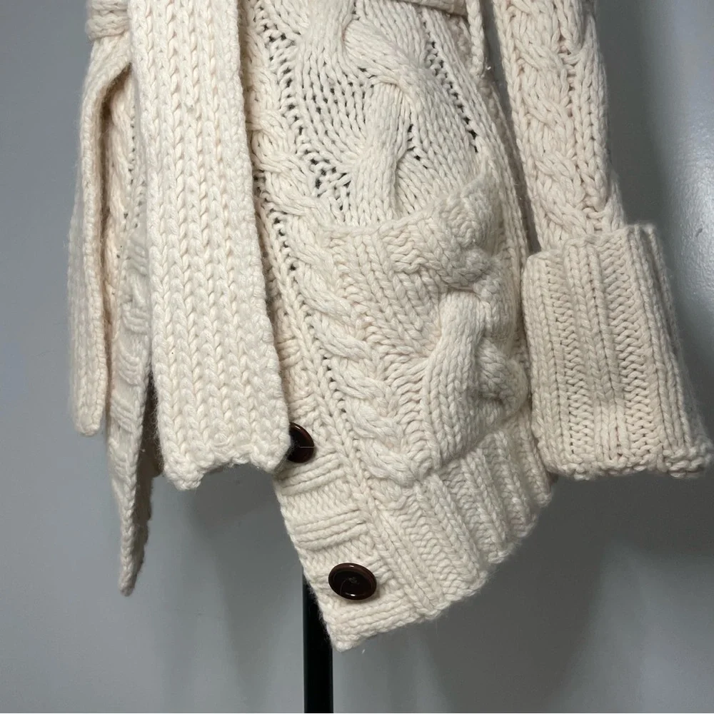 Abercrombie & Fitch Vintage Cream Lamb’s Wool Button Down Cable Knit Sweater - Picture 5 of 11